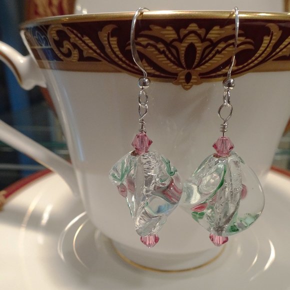 Handcrafted earrings with "flowers in ice" motif & patatina twist design - Picture 7 of 9